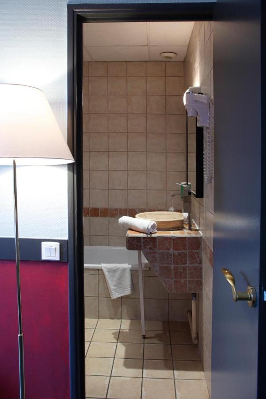 Adonis Marseille Vieux Port - Hotel Du Palais Eksteriør billede